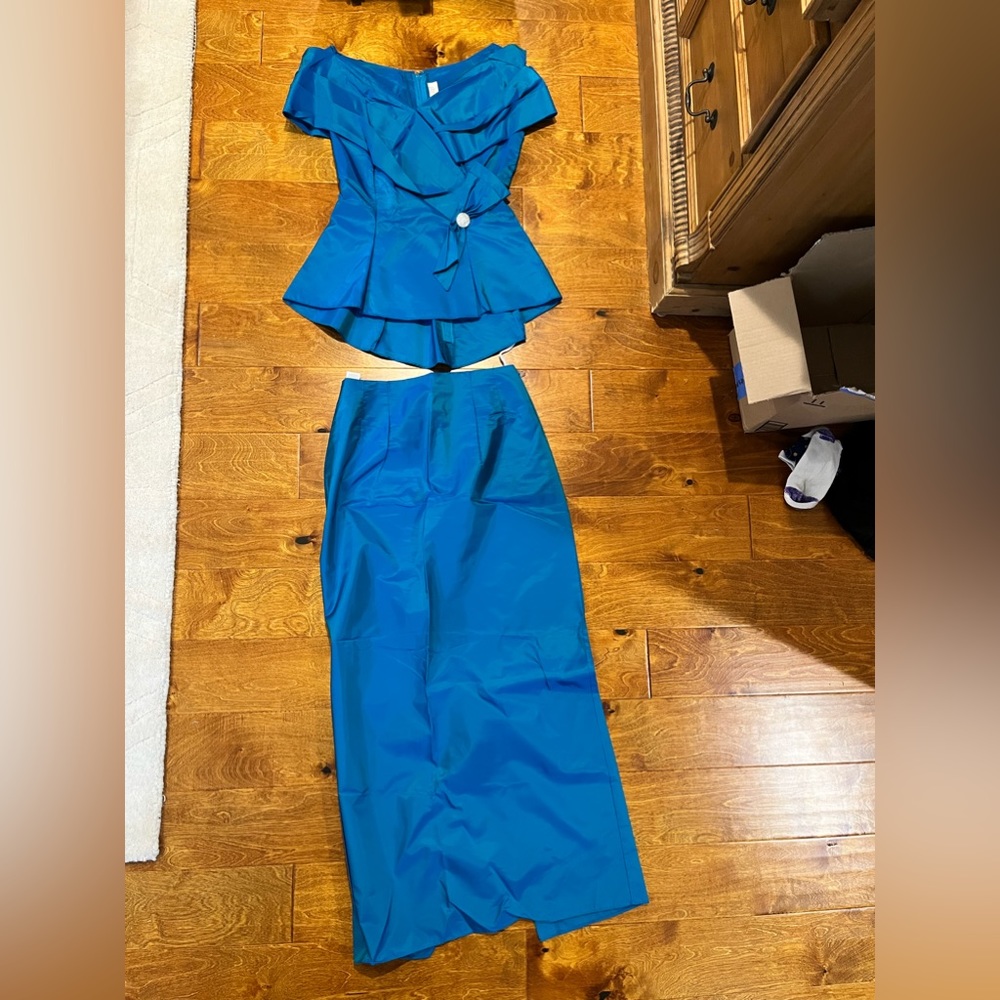 Dance Allure Bridal vintage 1980s teal iridescent 2 piece skirt and top